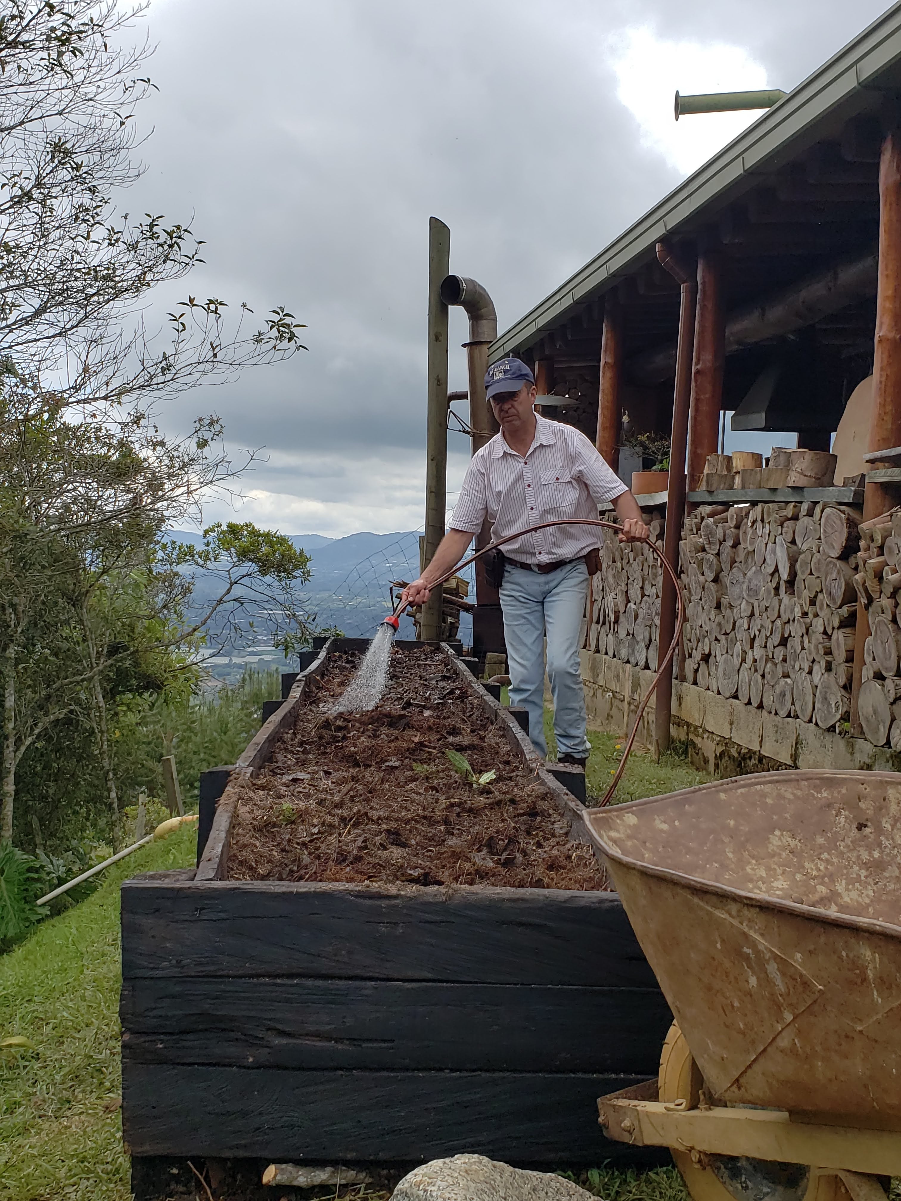 Cómo sembrar una huerta con el sistema alemán Hugelkultur