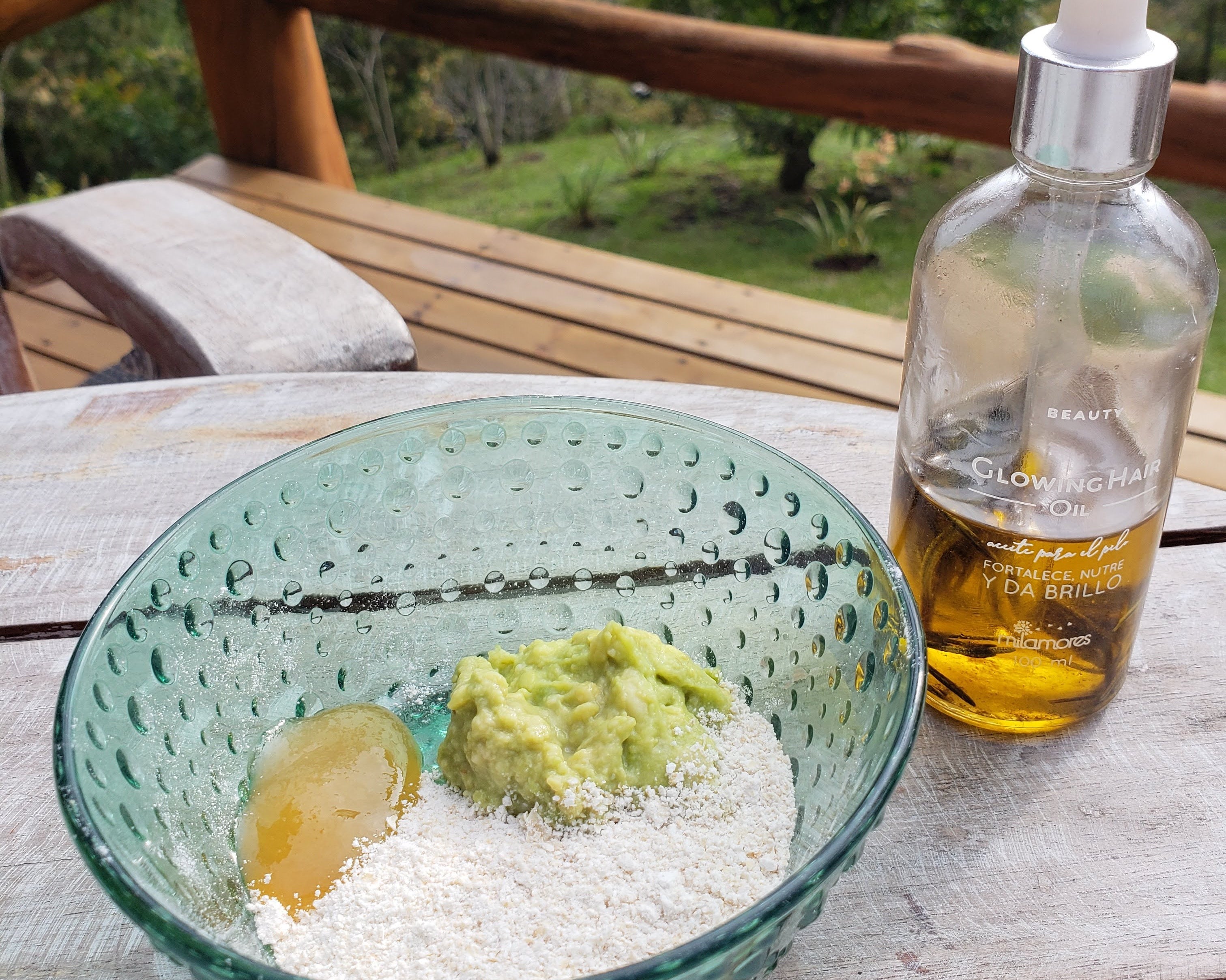 Mascarilla de aguacate con avena, miel y MagicOil