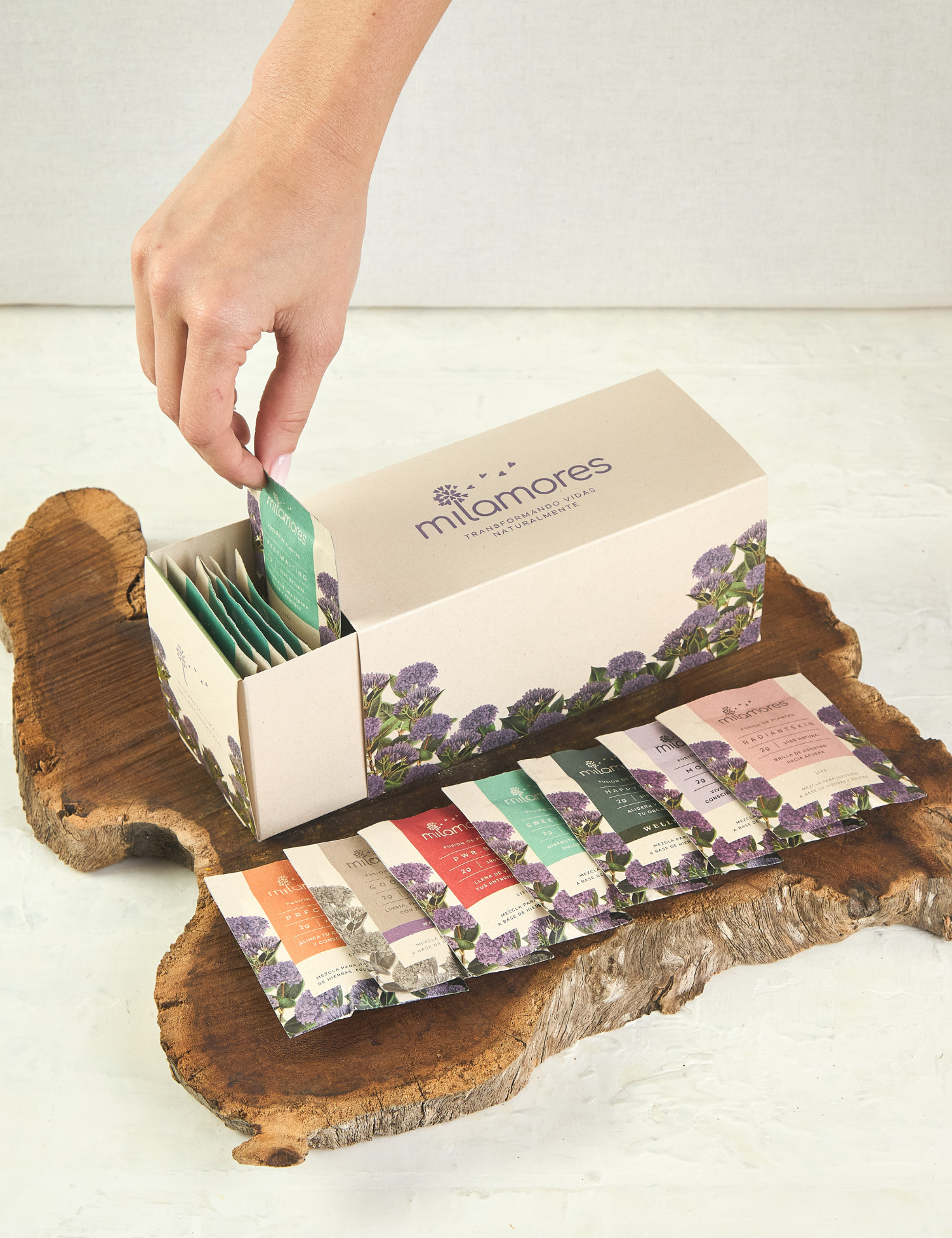 Caja_de_sachets_milamores.png